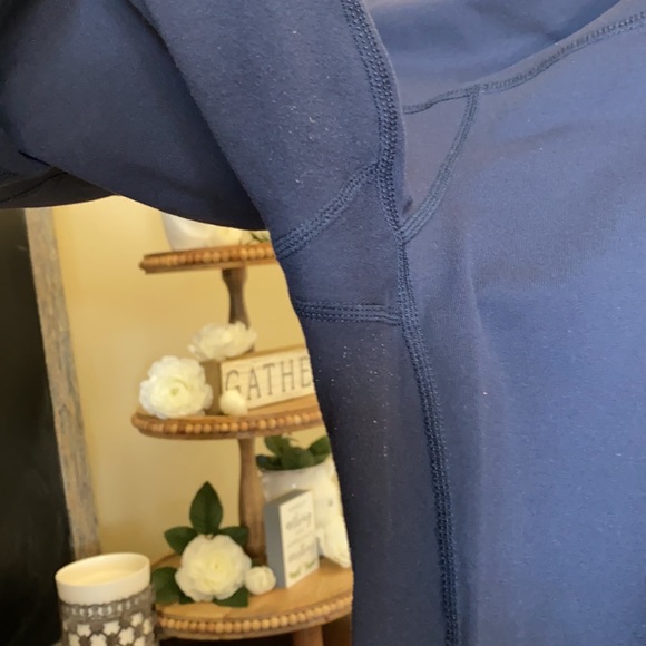 Navy Athleta Cropped Leggings - Picture 4 of 4